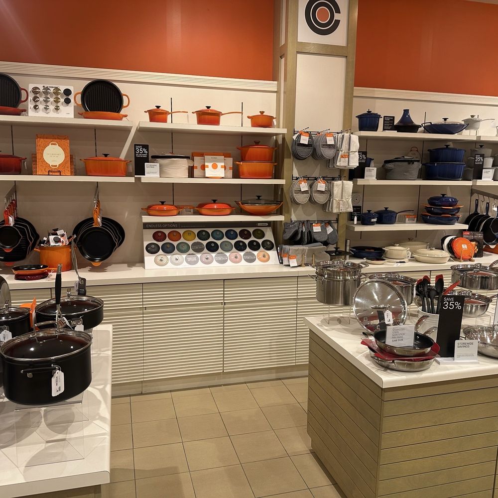 Le Creuset Outlet Store - Outlet Stores Near Me - Rosemont, Illinois Le Creuset Outlet Store - Outlet Stores Near Me - Rosemont, Illinois