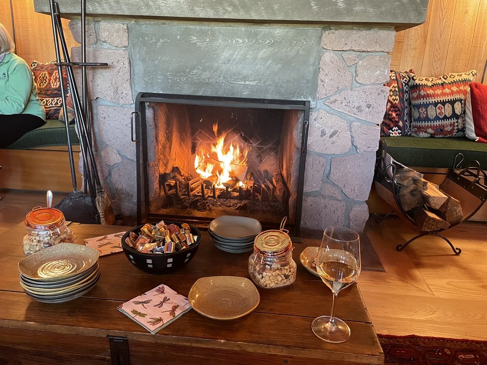 HENRY’S FORK LODGE Updated October 2024 16 Photos 2794 S