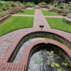 Schulgarten Lübeck - Sitzgelegenheiten