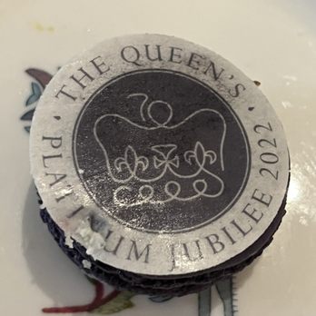 Brasserie Max - God Save the Queen! - Modern European Near Me - London, XGL Brasserie Max - God Save the Queen! - Modern European Near Me - London, XGL
