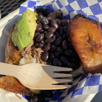 Comete Alguito - Beef arepa - Food Trucks Near Me - Richmond, Kentucky