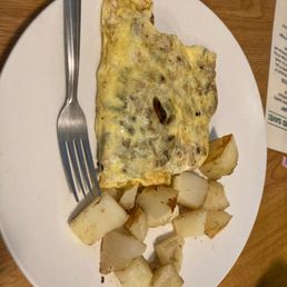 bacon omelet with home fries