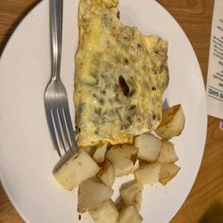 Mary's Place - Bacon omelet with home fries