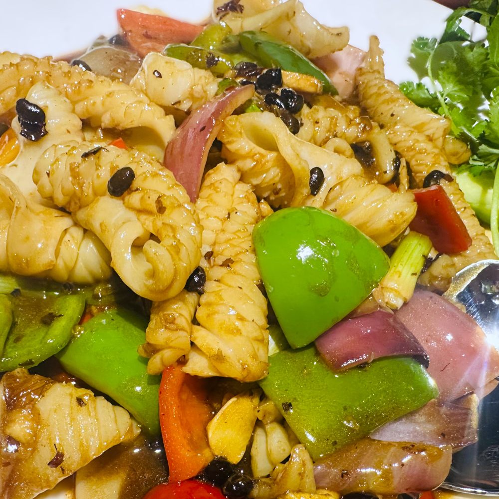 Hoong's Palace - squid with black bean sauce - Chinese Near Me - Englewood, Colorado Hoong's Palace - squid with black bean sauce - Chinese Near Me - Englewood, Colorado