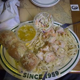 Shrimp Scampi with a very good garlic bread! Shrimp Scampi with a very good garlic bread!