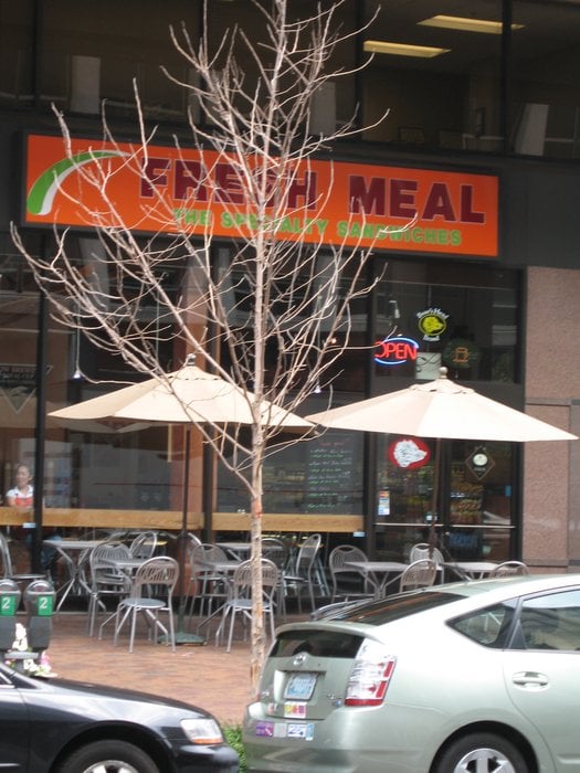 Fresh Meal Logo