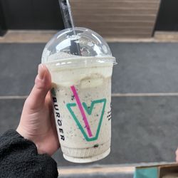 V Burger - Oreo Milkshake