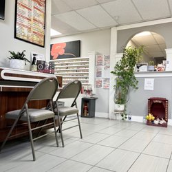 V Nails & Spa