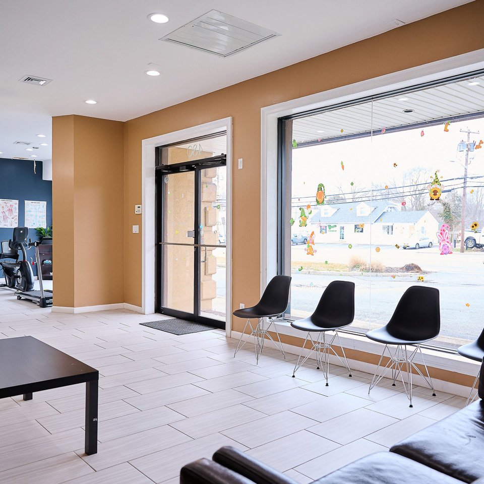 INJURY DOCTORS NOW HUNTINGTON STATION MEMBER Updated September 2024 25 Photos 480 E