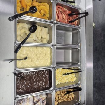 Pizza Hut - Great salad bar - Pizza Near Me - Bullhead City, Arizona Pizza Hut - Great salad bar - Pizza Near Me - Bullhead City, Arizona