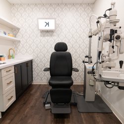 Atlas Eye Care & EyeWear - Exam Room