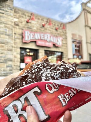 BeaverTails- Queues de Castor (Banff East) by null