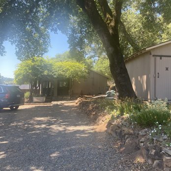 Ladera Vineyards - Wineries Near Me - Calistoga, California