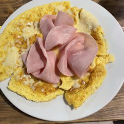 Pancakes Isartor - What a sweet spot. Omelette's were great.