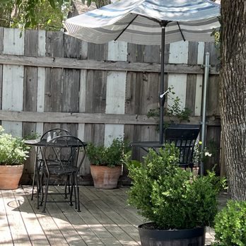 La Cocina de Consuelo - Back patio - Mexican Near Me - Austin, Texas