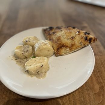 Novo Italian - Gnocchi e tartufo - Wine Bars Near Me - Vancouver, British Columbia Novo Italian - Gnocchi e tartufo - Wine Bars Near Me - Vancouver, British Columbia