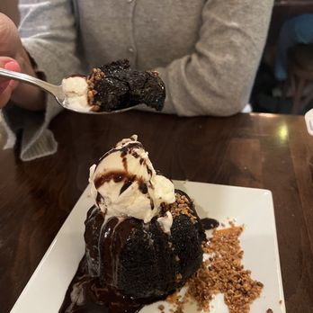 The Tree House Tavern & Bistro - Lava cake - New American Near Me - Warwick, Rhode Island