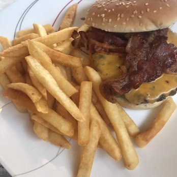 American Burger - Plain bacon cheeseburger - Burgers Near Me - Monterey, California American Burger - Plain bacon cheeseburger - Burgers Near Me - Monterey, California