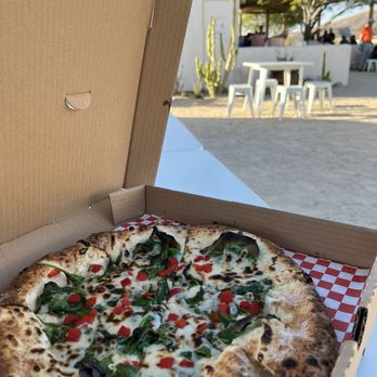 I Fall to Pizzas - Vegan pizzzzzzaaaaa! - Caterers Near Me