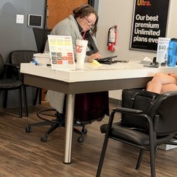verizon - Avoid her... she should be fired