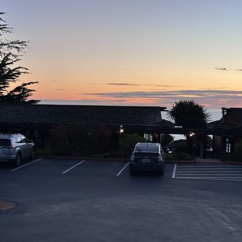 Ragged Point Inn - Sunset over the rooms - Hotels Near Me - San Simeon, California Ragged Point Inn - Sunset over the rooms - Hotels Near Me - San Simeon, California