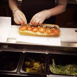 Subway - Het is geen culinair hoogstandje maar een fastfood concept.... Wel een gezondere keuze dan een puntzak met mayo of Mc D