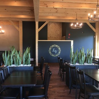 La Vista - Dinning room - Italian Near Me - Kahnawake, Quebec La Vista - Dinning room - Italian Near Me - Kahnawake, Quebec