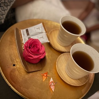 Tomoko Japanese Spa - Starting the experience with tea - Massage Near Me - Beverly Hills, California Tomoko Japanese Spa - Starting the experience with tea - Massage Near Me - Beverly Hills, California