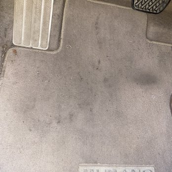 Valvoline Instant Oil Change - Drivers front mat - Oil Change Stations Near Me - Pflugerville, Texas Valvoline Instant Oil Change - Drivers front mat - Oil Change Stations Near Me - Pflugerville, Texas