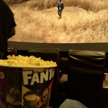 AMC Temecula 10 - Cinema Near Me - Temecula, California