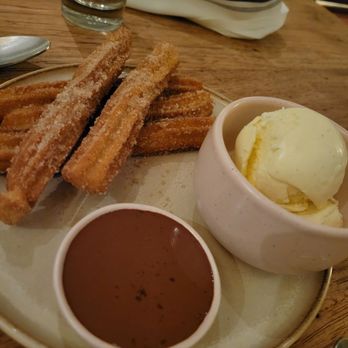 Carriqui - Anniversary dessert - churros - Restaurants Near Me - San Antonio, Texas