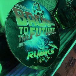 Rubiks 80s bar - Cool table top