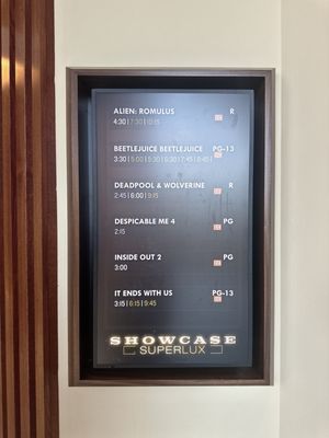 Showcase SuperLux Chestnut Hill by null