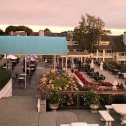 Sunset Bar And Grill - Outside dining area