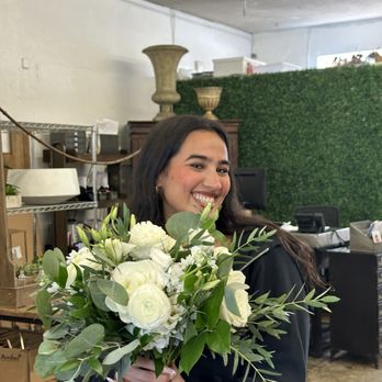 Glendora Florist - Bridal bouquet - Florists Near Me - Glendora, California Glendora Florist - Bridal bouquet - Florists Near Me - Glendora, California