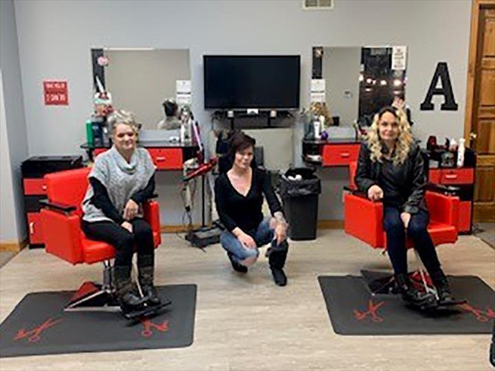 LOCAL CUTS & COLOR Updated September 2024 14 Photos 336 Johnson