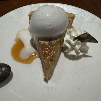 The Golden Lamb - Sugar Pie - American Near Me - Lebanon, Ohio The Golden Lamb - Sugar Pie - American Near Me - Lebanon, Ohio
