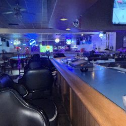 Scoundrels Pub II - Sitting at the bar
