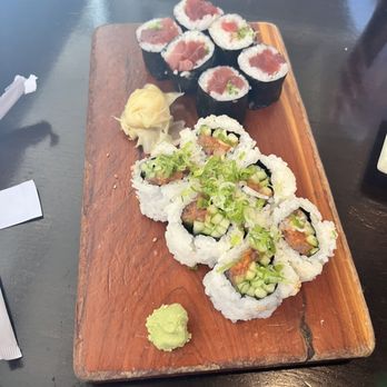 Sushi House - Spicy Tuna Roll - Sushi Bars Near Me - Alameda, California Sushi House - Spicy Tuna Roll - Sushi Bars Near Me - Alameda, California