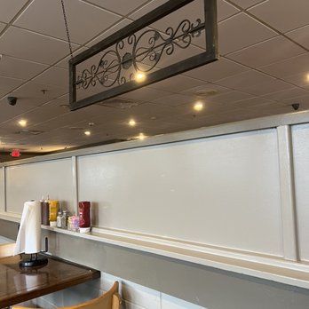 Pit Stop Bar-B Q & Grill - Inside - Barbeque Near Me - Tifton, Georgia Pit Stop Bar-B Q & Grill - Inside - Barbeque Near Me - Tifton, Georgia