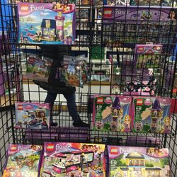 Bricks & Minifigs Clinton Township - Lots of girl legos sets too