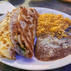 Mayas Mexican Grill and Seafood - Chicken taco