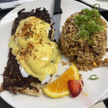 Sweet E's Cafe - Corned beef hash eggs Benedict - Cafes Near Me - Honolulu, Hawaii Sweet E's Cafe - Corned beef hash eggs Benedict - Cafes Near Me - Honolulu, Hawaii