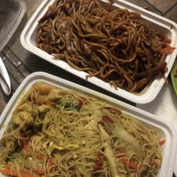 Low mein and Singapore noodles. Super good.