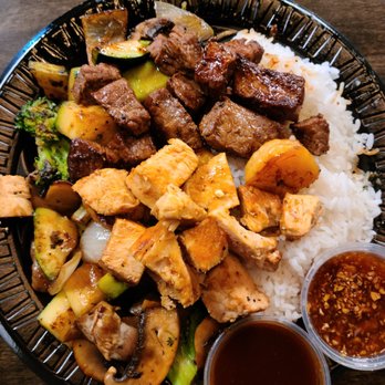 Senor Changs - Trio meat plate with white steamed rice and veggies - Asian Fusion Near Me - San Angelo, Texas