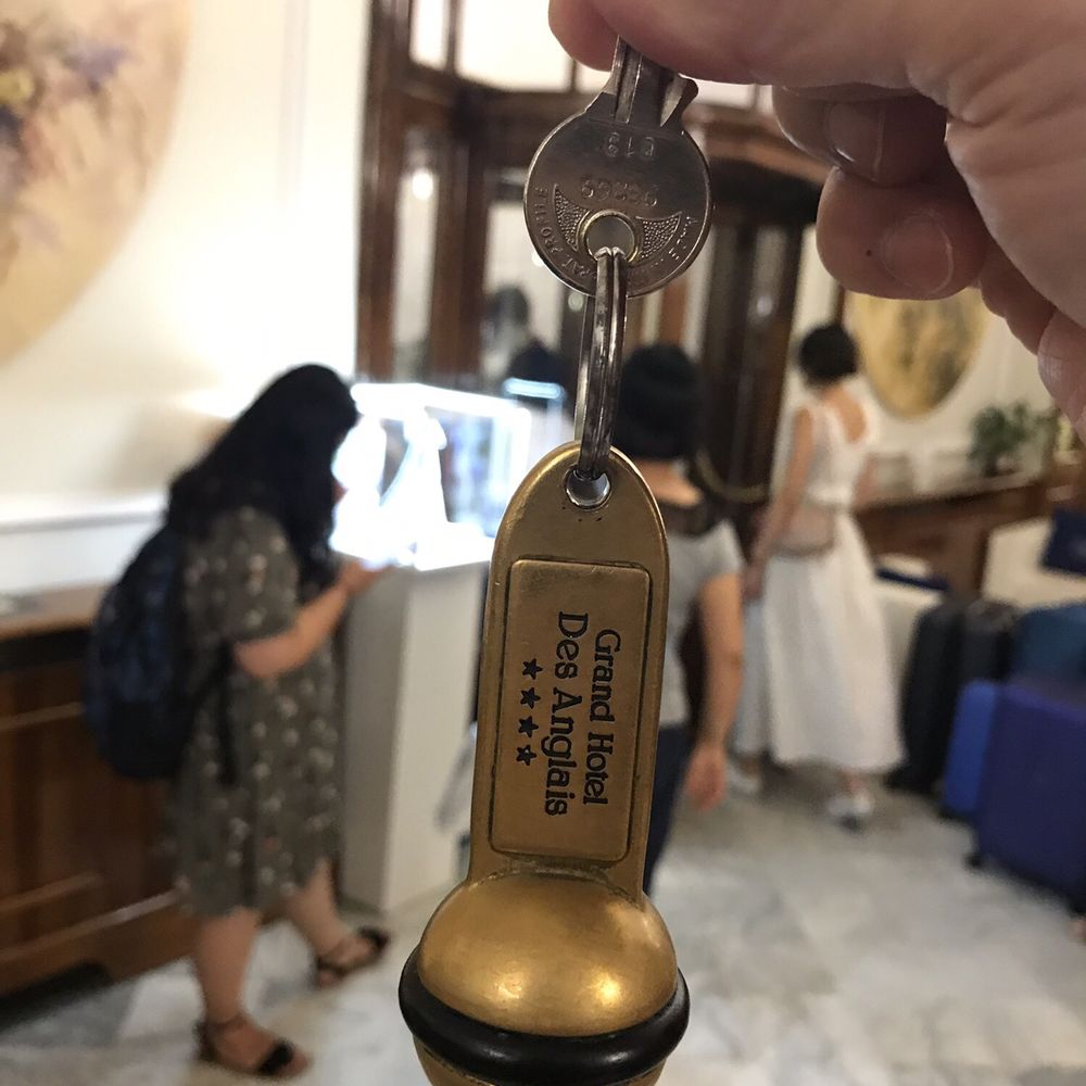 Grand Hotel & Des Anglais - A strong indication of how outdated the room is, they hand you physical keys to unlock the room. - Hotels Near Me - Sanremo, IM