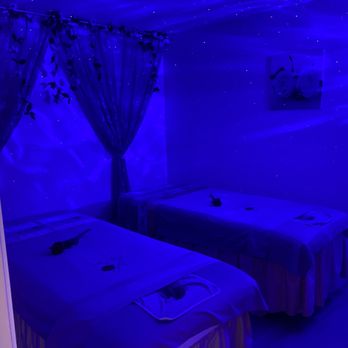 Lily Spa - The couple massage area - Massage Near Me - Honolulu, Hawaii Lily Spa - The couple massage area - Massage Near Me - Honolulu, Hawaii