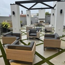 Holiday Inn Gonzales - Courtyard