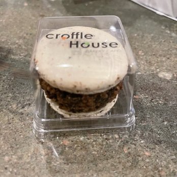 Croffle House - Choco Oreo Macarons - Bakeries Near Me - Flushing, New York Croffle House - Choco Oreo Macarons - Bakeries Near Me - Flushing, New York