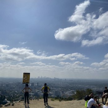 Runyon Canyon Park - Pretty views of Downtown LA - Dog Parks Near Me - Los Angeles, California Runyon Canyon Park - Pretty views of Downtown LA - Dog Parks Near Me - Los Angeles, California
